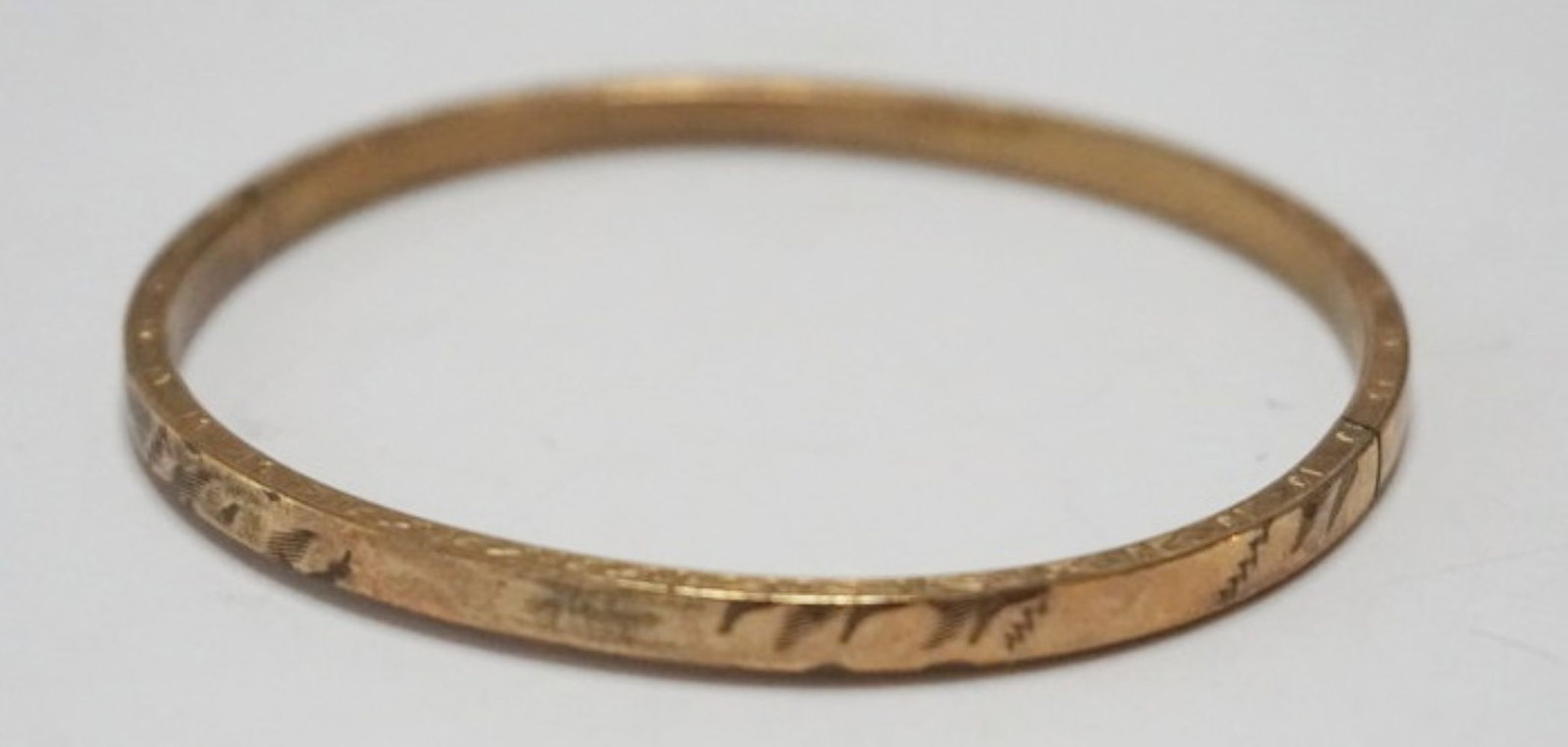 CHILDS GOLD FILLED BANGLE BRACELET (1 of 2)