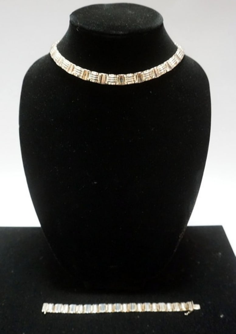 LADIES LINK NECKLACE AND BRACELET: LADIES STERLING SILVER LINK NECKLACE AND BRACELET SET, 1.7 OZT