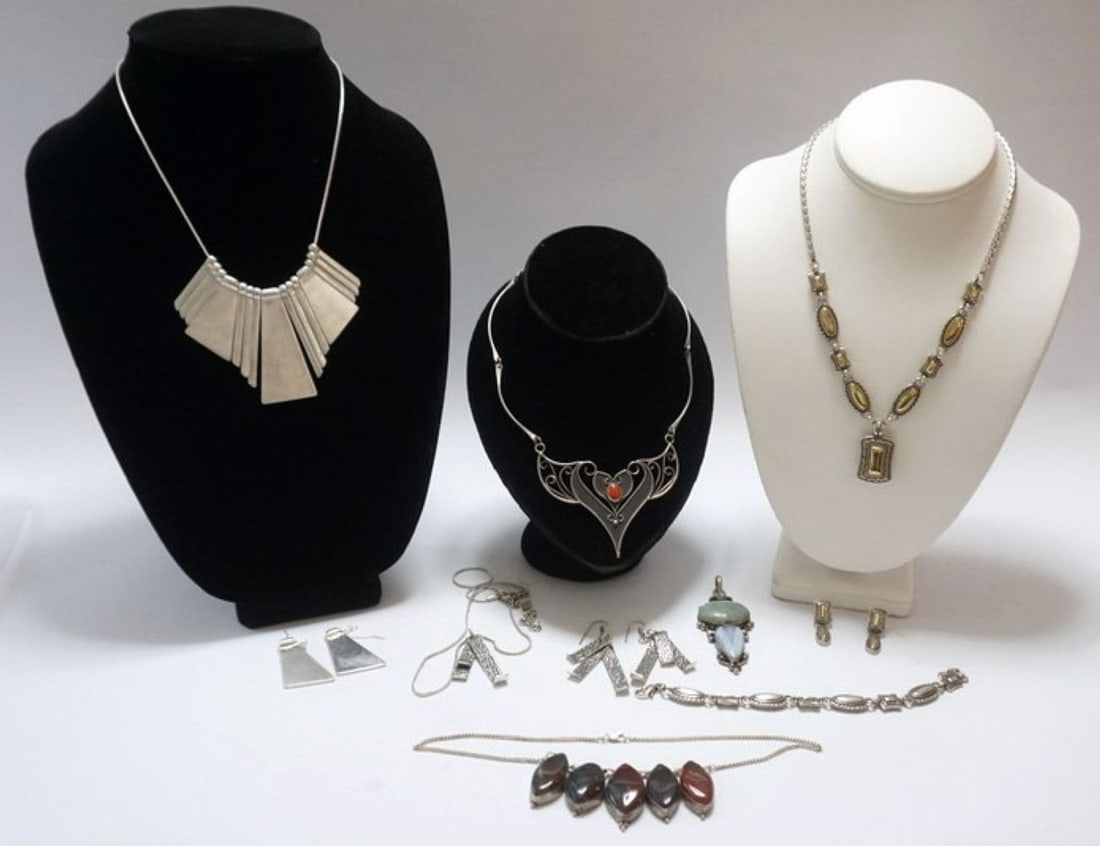 ASSORTED LADIES JEWELRY (1 of 5)