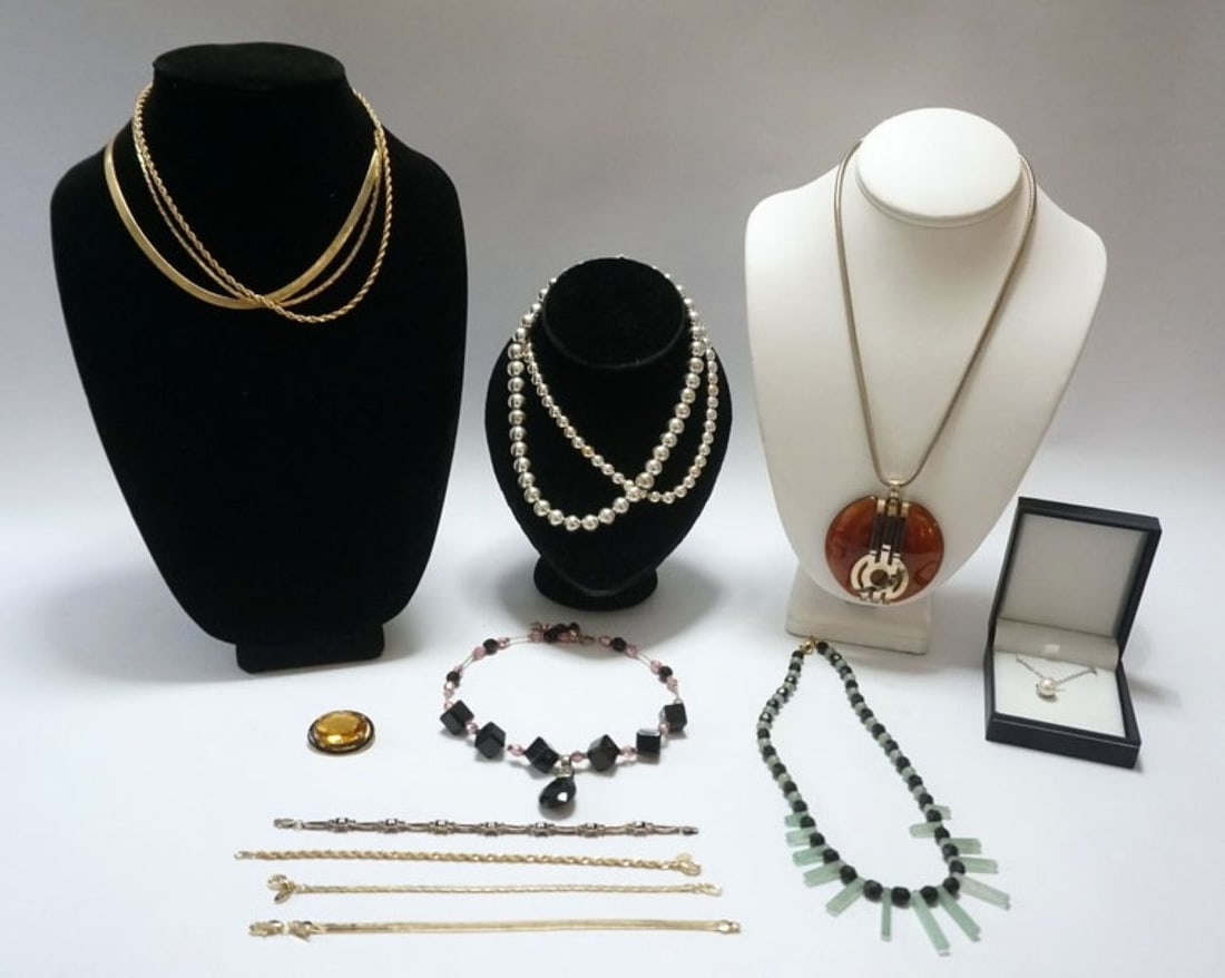 ASSORTED LADIES JEWELRY (1 of 7)