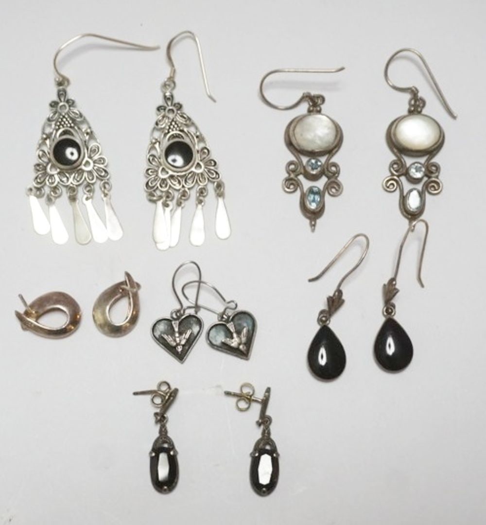 ASSORTED WOMENS EARRINGS (1 of 2)