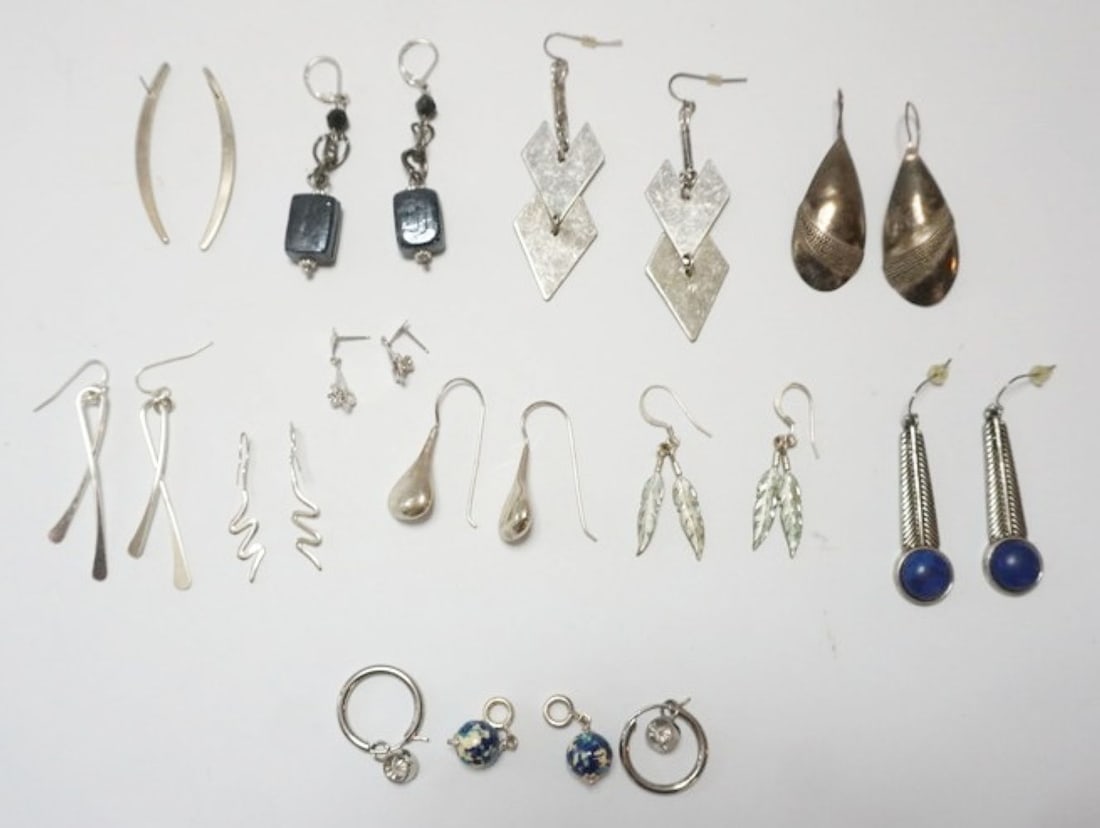 ASSORTED WOMENS EARRINGS (1 of 4)