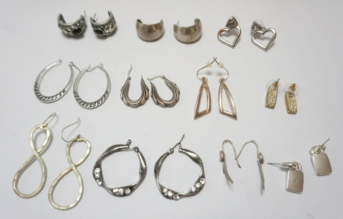 ASSORTED WOMENS EARRINGS (1 of 3)