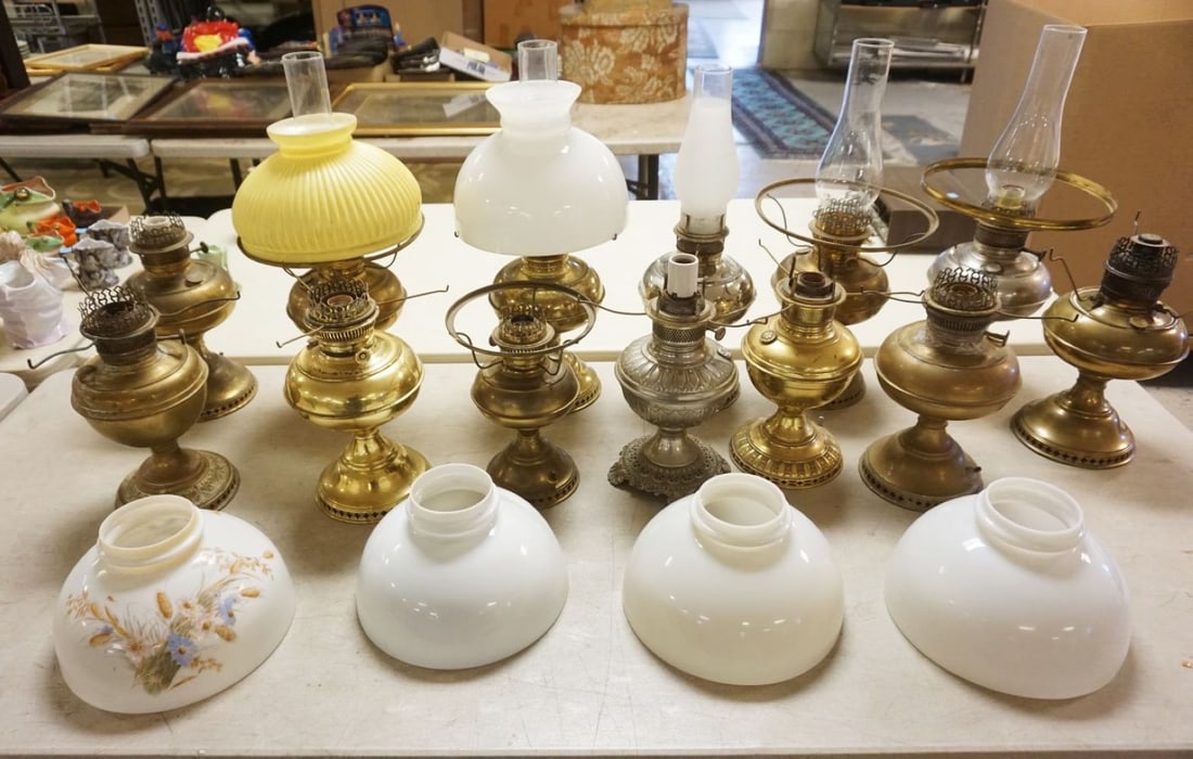 LARGE GROUP OF RAYO LAMPS & SHADES (1 of 5)