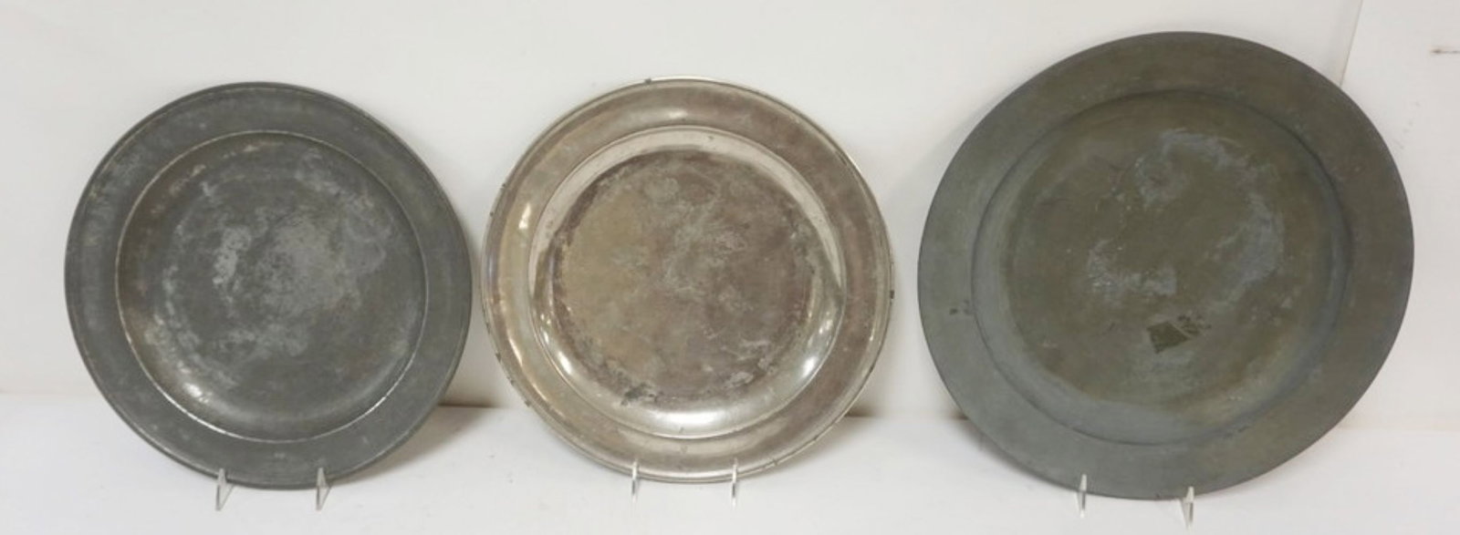 PEWTER CHARGERS: GROUP OF LARGE PEWTER CHARGERS, 1 MARKED ELLIS, APPROXIMATELY 16 1/2 IN