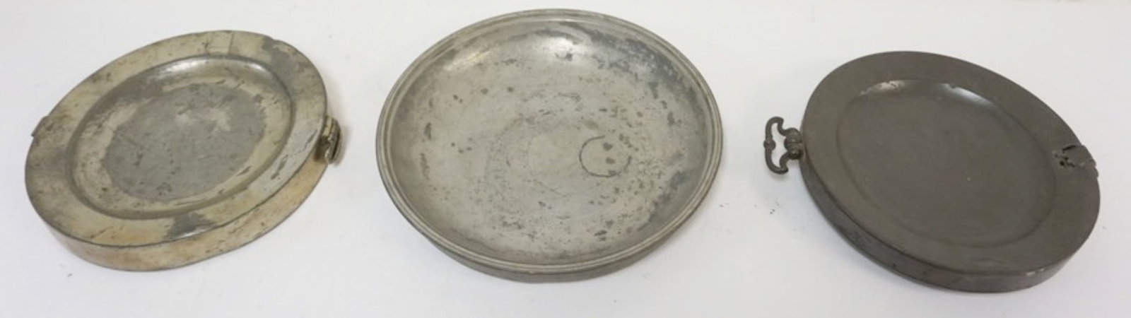PEWTER WARMING PLATES (1 of 4)
