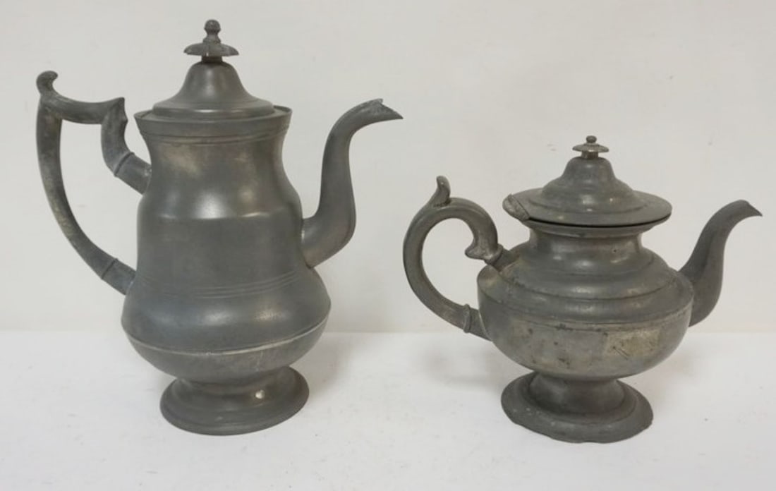 GEORGE RICHARDSON PEWTER TEA POTS: EARLY AMERICAN PEWTER TEA POTS, GEORGE RICHARDSON, CA. 1830, TALLEST APPROXIMATELY 12 IN H