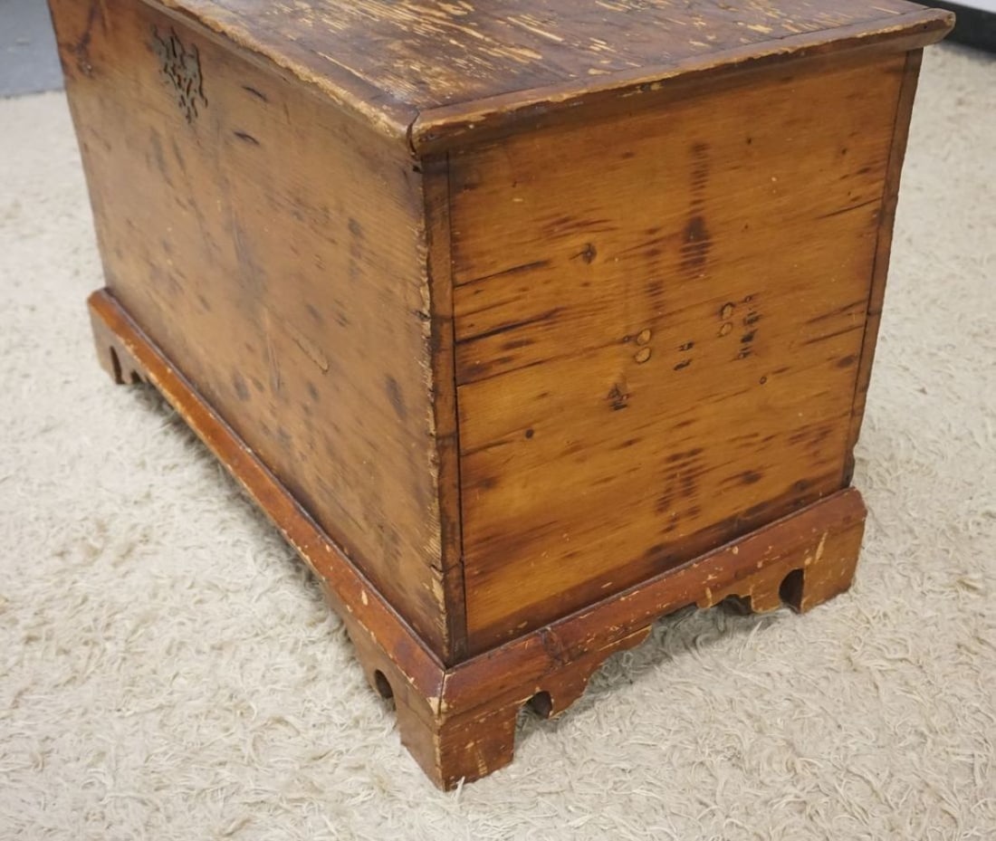 PRIMITIVE PINE BLANKET CHEST - 3