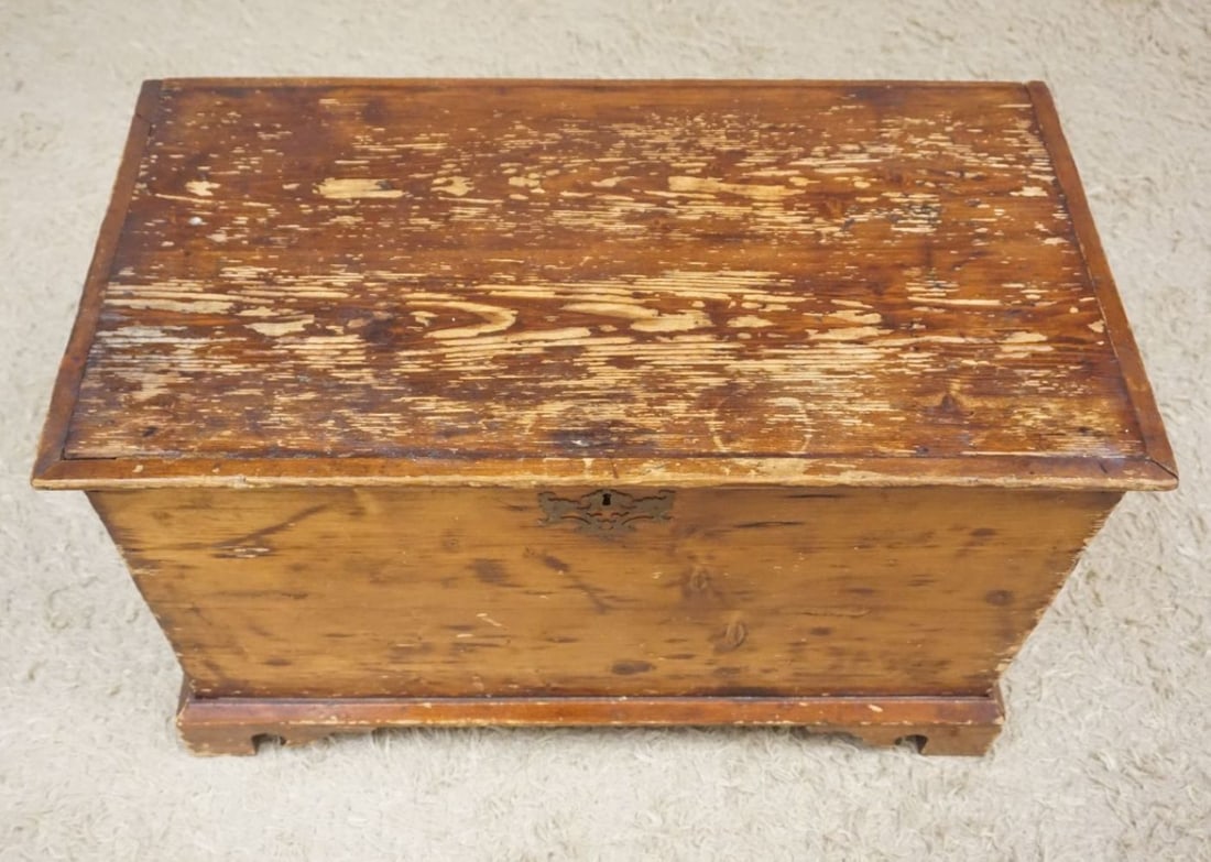 PRIMITIVE PINE BLANKET CHEST - 5