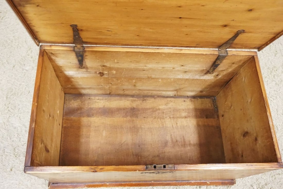 PRIMITIVE PINE BLANKET CHEST - 6
