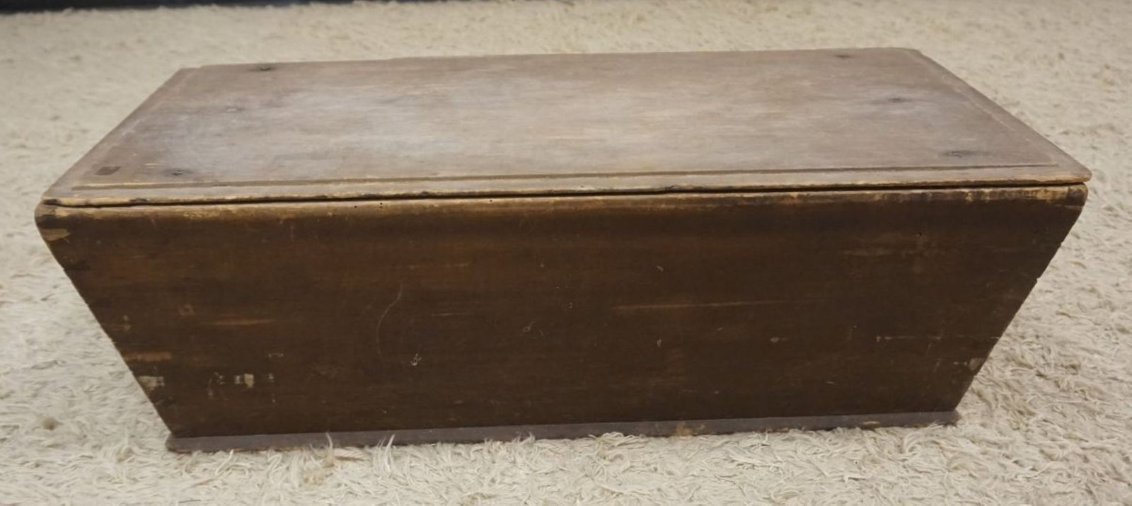 PRIMITIVE DOVETAILED DOUGH BOX (1 of 3)