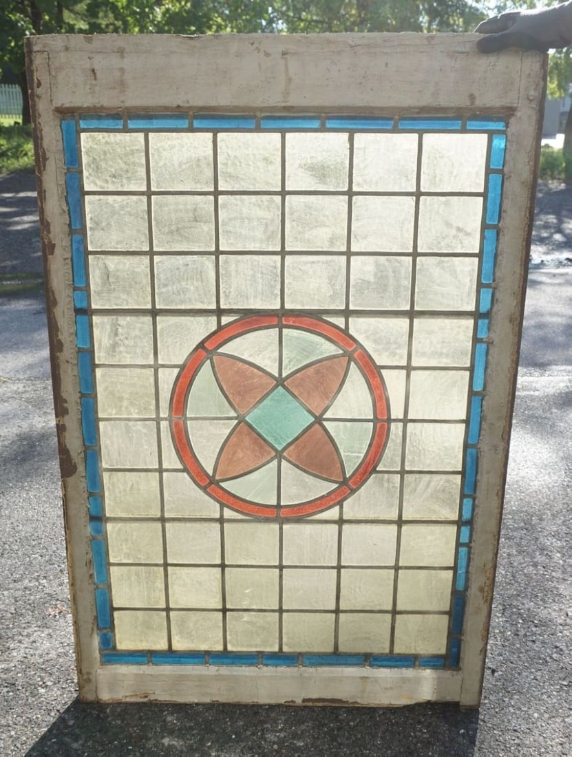 STAIN GLASS WINDOW: STAIN GLASS WINDOW