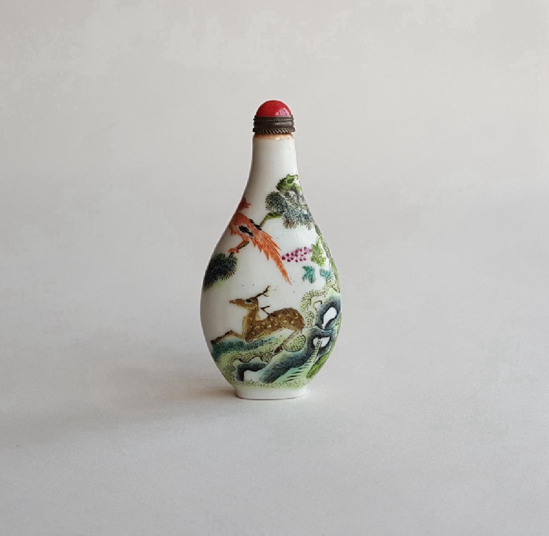 Chinese Famille Rose Porcelain Snuff Bottle: Chinese Famille Rose Porcelain Snuff Bottle Very good condition , no chips, cracks, hairlines or restorations.Size: Height 3.26inch (83mm),Height without lid 2.95inch (75mm) . If you have questions or