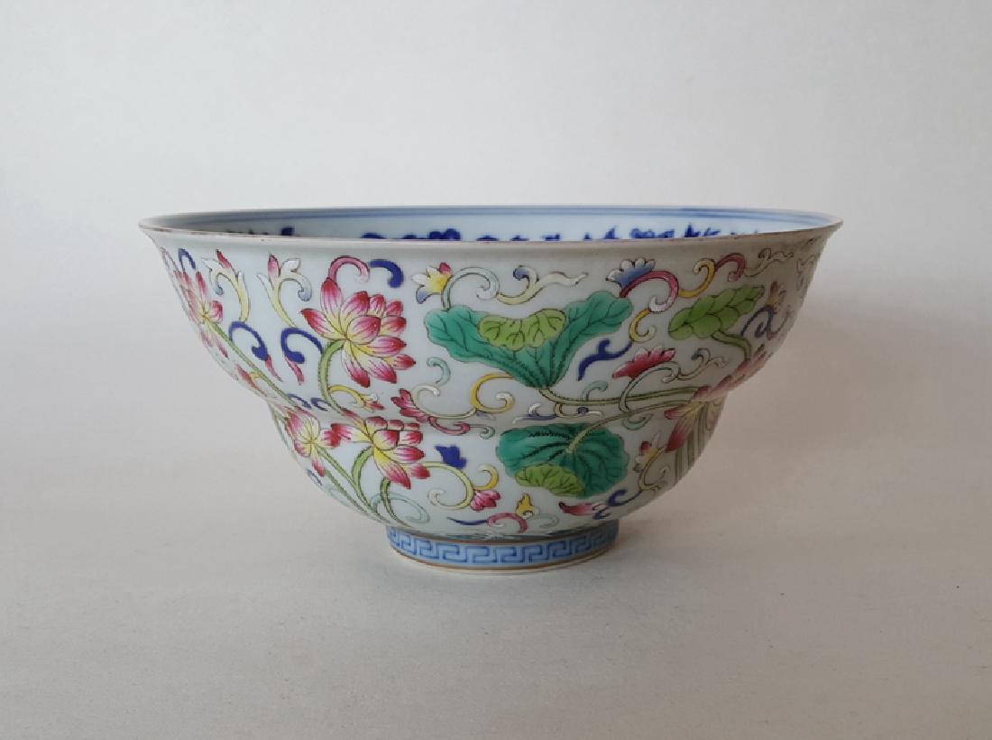 Chinese Famille Rose B/W Porcelain Bowl (1 of 12)