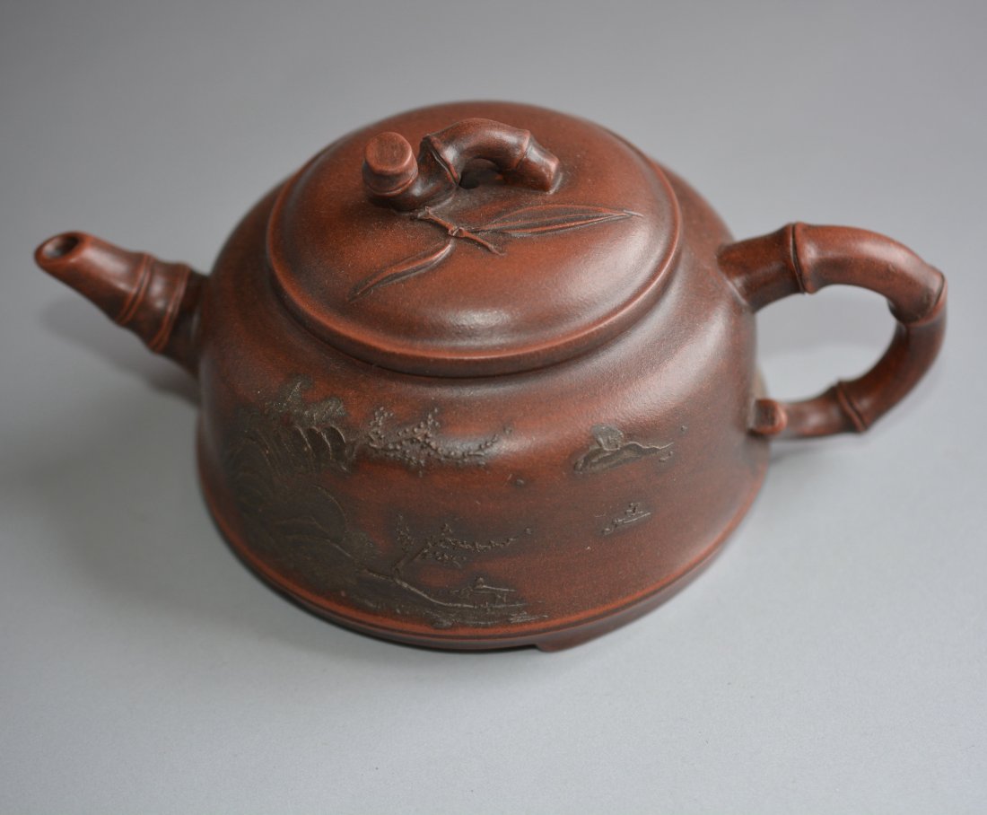 Old Chinese Zi Sha Teapot: Old Chinese Zi Sha teapot,Very Good condition, no frits, chips, cracks, hairlines or restorations. see pictures .Size:Height 3.27inch (83mm) ,Wide 6.73inch (171mm).