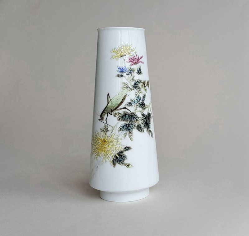 Chinese Famille Rose Porcelain Vase (1 of 8)