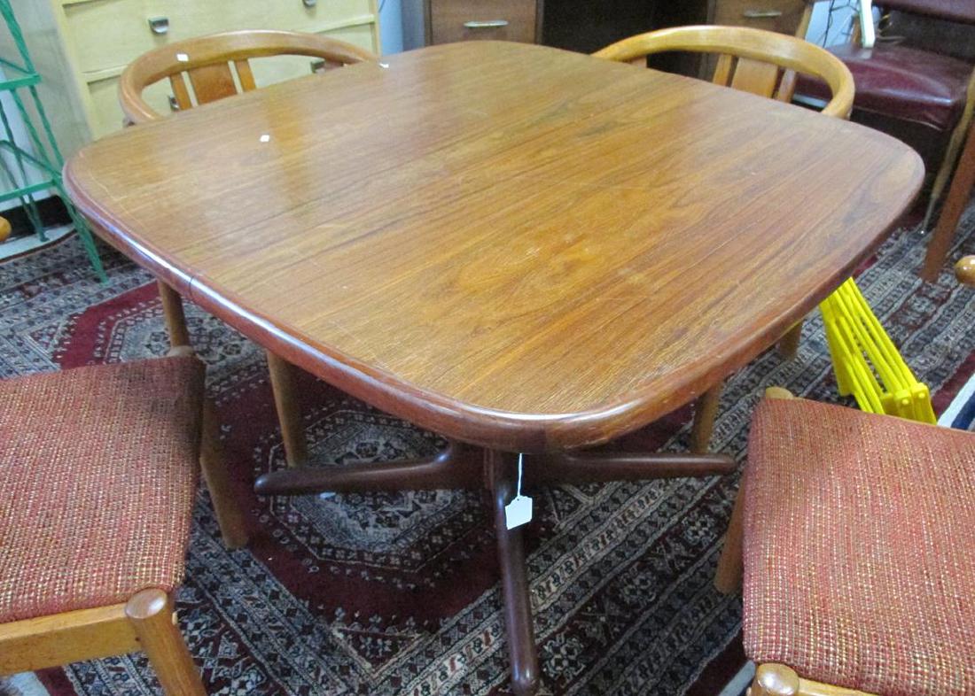 SKOVBY DANISH ROSEWOOD DINING TABLE WITH LEAF (1 of 1)