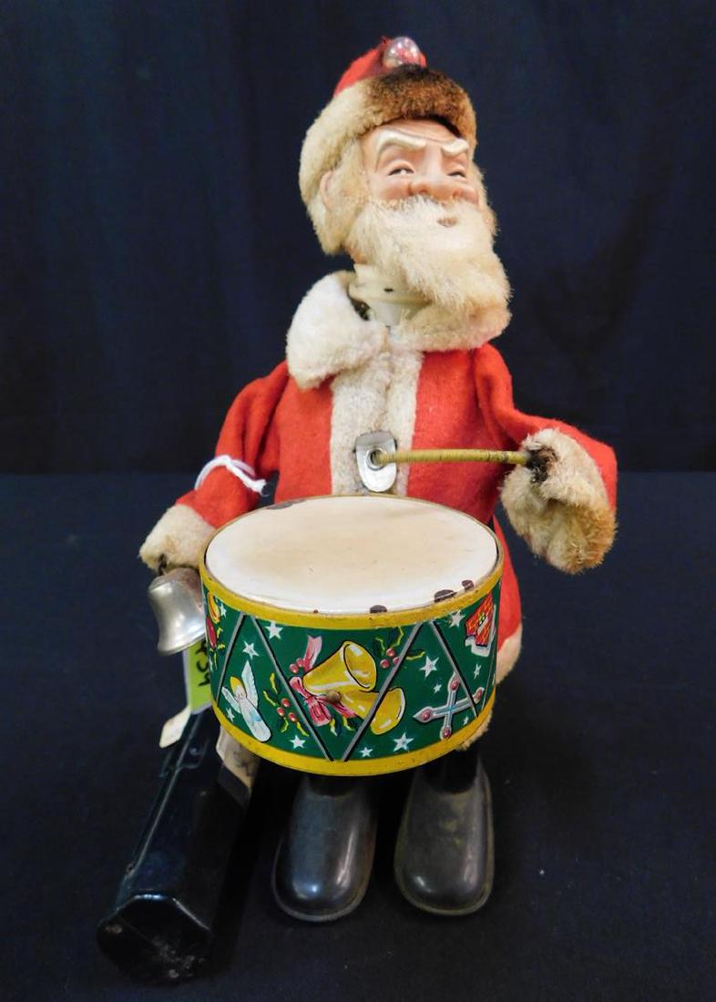 ANIMATED TOY SANTA CLAUS TOY: BATTERY OPERATED
