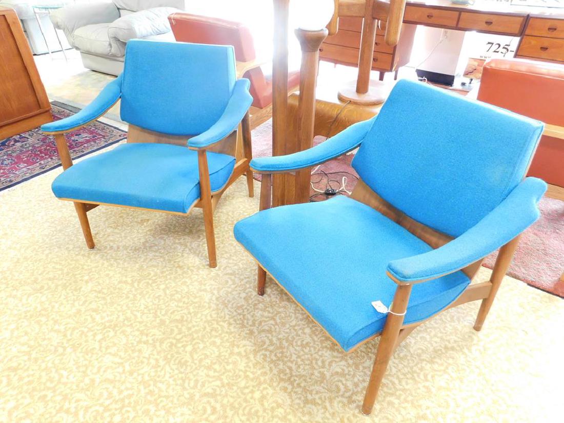 2 THONET LOUNGE CHAIRS: PROV. RINGLING SCHOOL