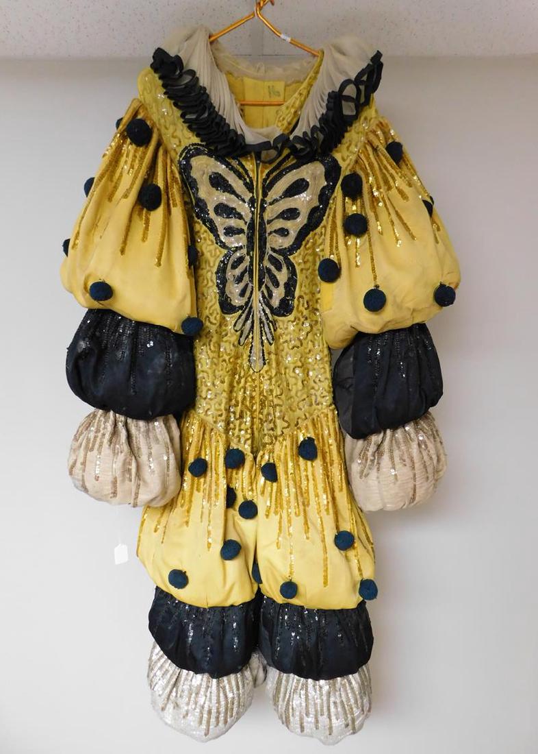 R.B.B.B. WARDROBE - COSTUME (1 of 3)