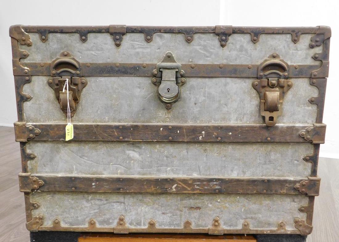 BETTY PASCO - WM. SCHUESSLER, CHICAGO ROAD TRUNK (1 of 5)