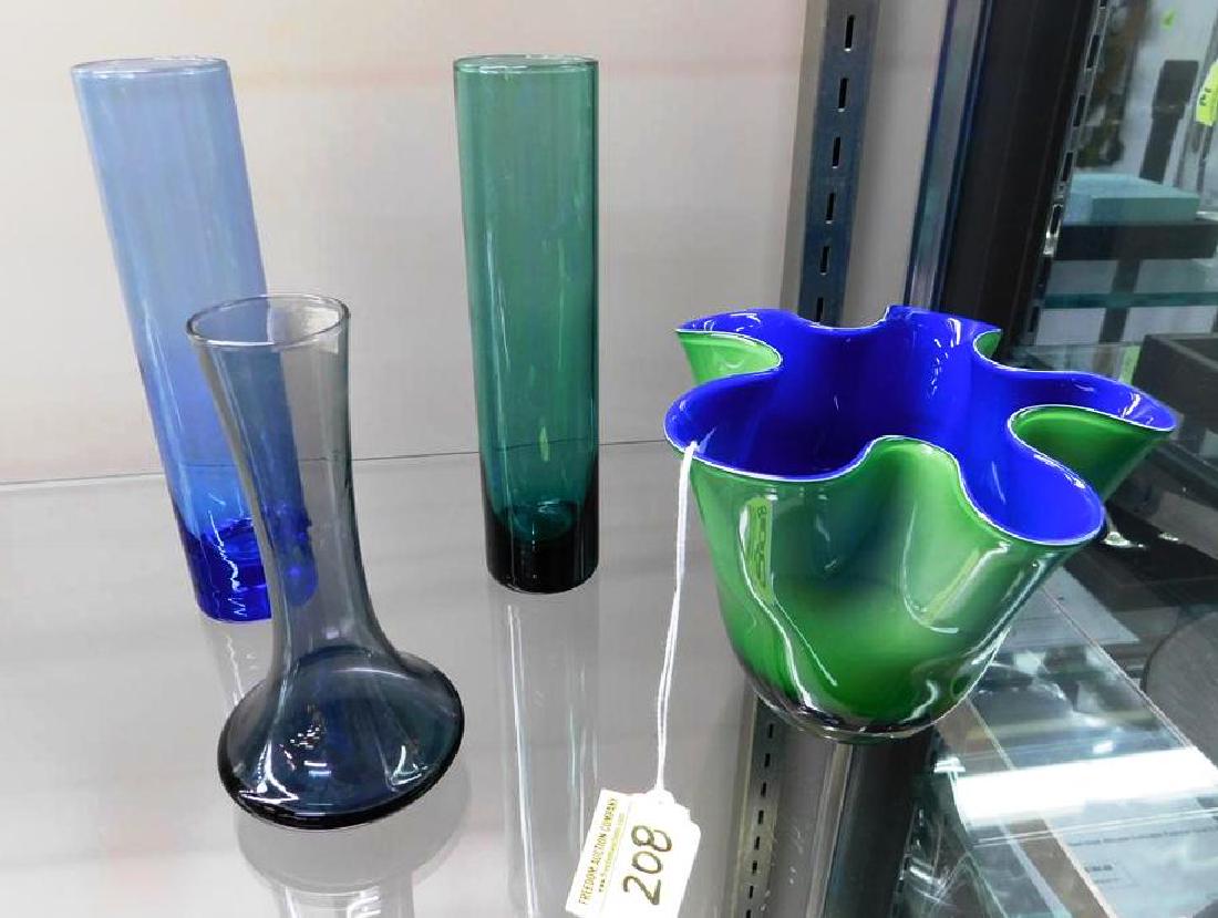 SCANDINAVIAN ART GLASS VASE GROUPING: FROM 4"H TO 7.75"H