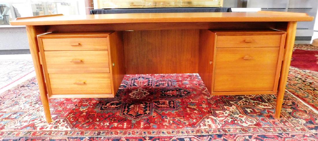 ARNE VODDER FOR SIBAST FLOATING TOP TEAK DESK: NO KEY. FOIL LABEL. EXCELLENT CONDITION. 70"W, 31"D, 28"H