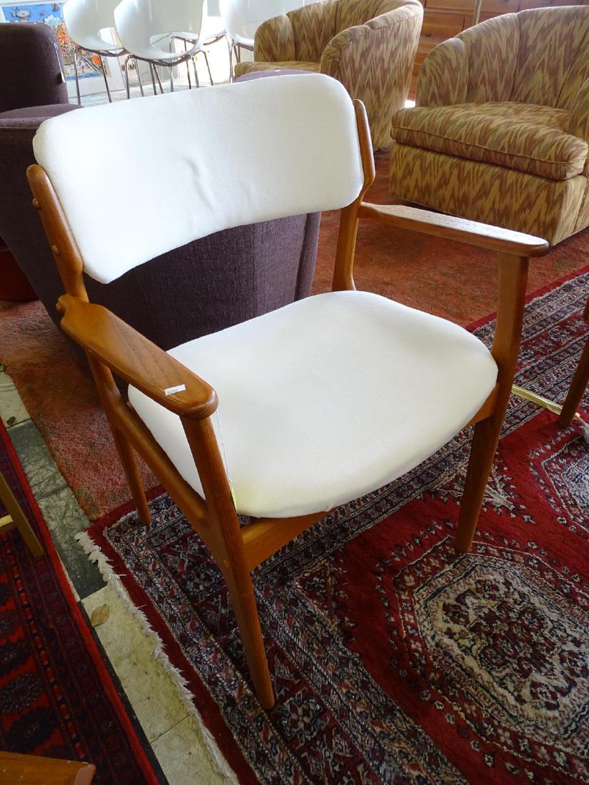 ERIK BUCH FOR O.D. MOBLER/DENMARK SIDE CHAIR: LABEL