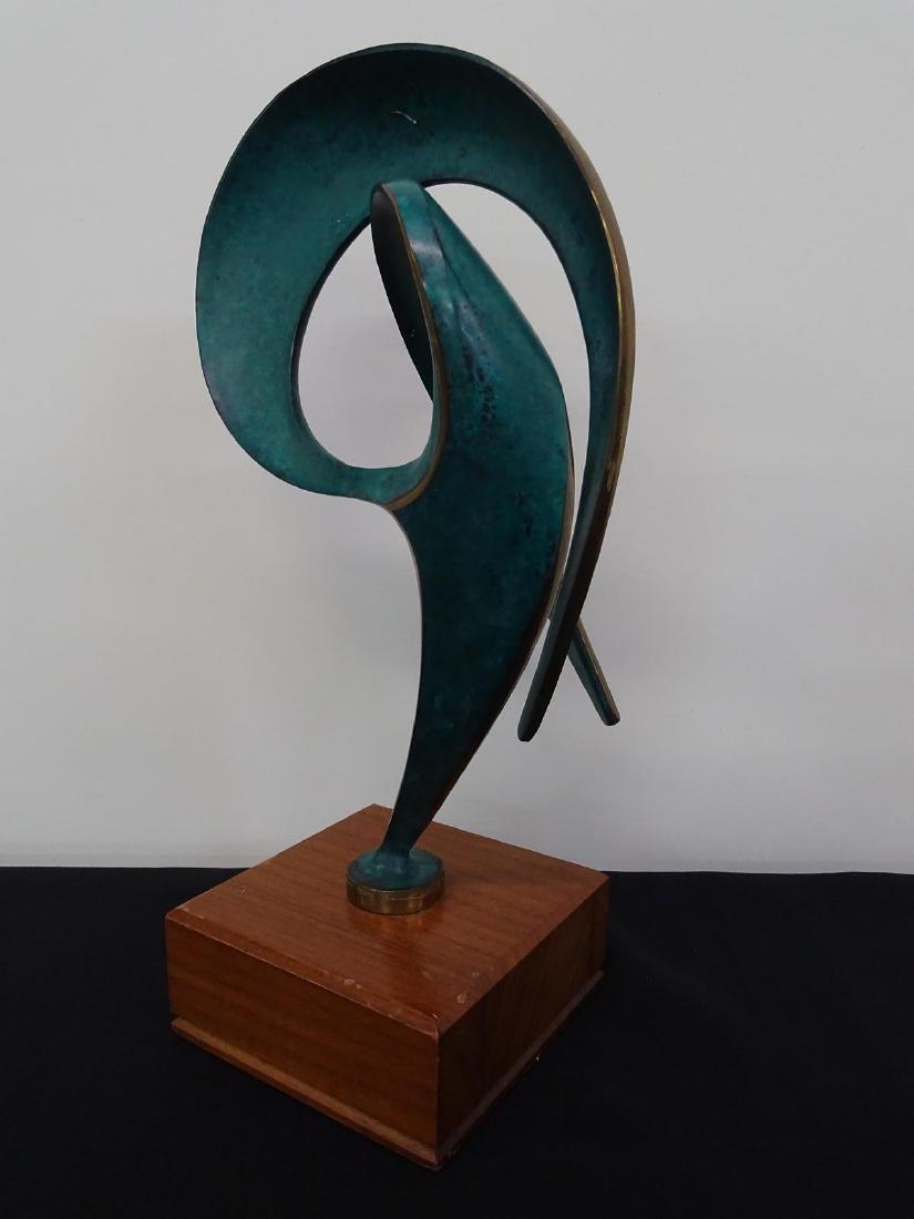 ABSTRACT ENAMEL ON BRONZE SCULPTURE: ATTRIBUTED TO BOB BENNETT. MOUNTED ON WOODEN BASE. 12"