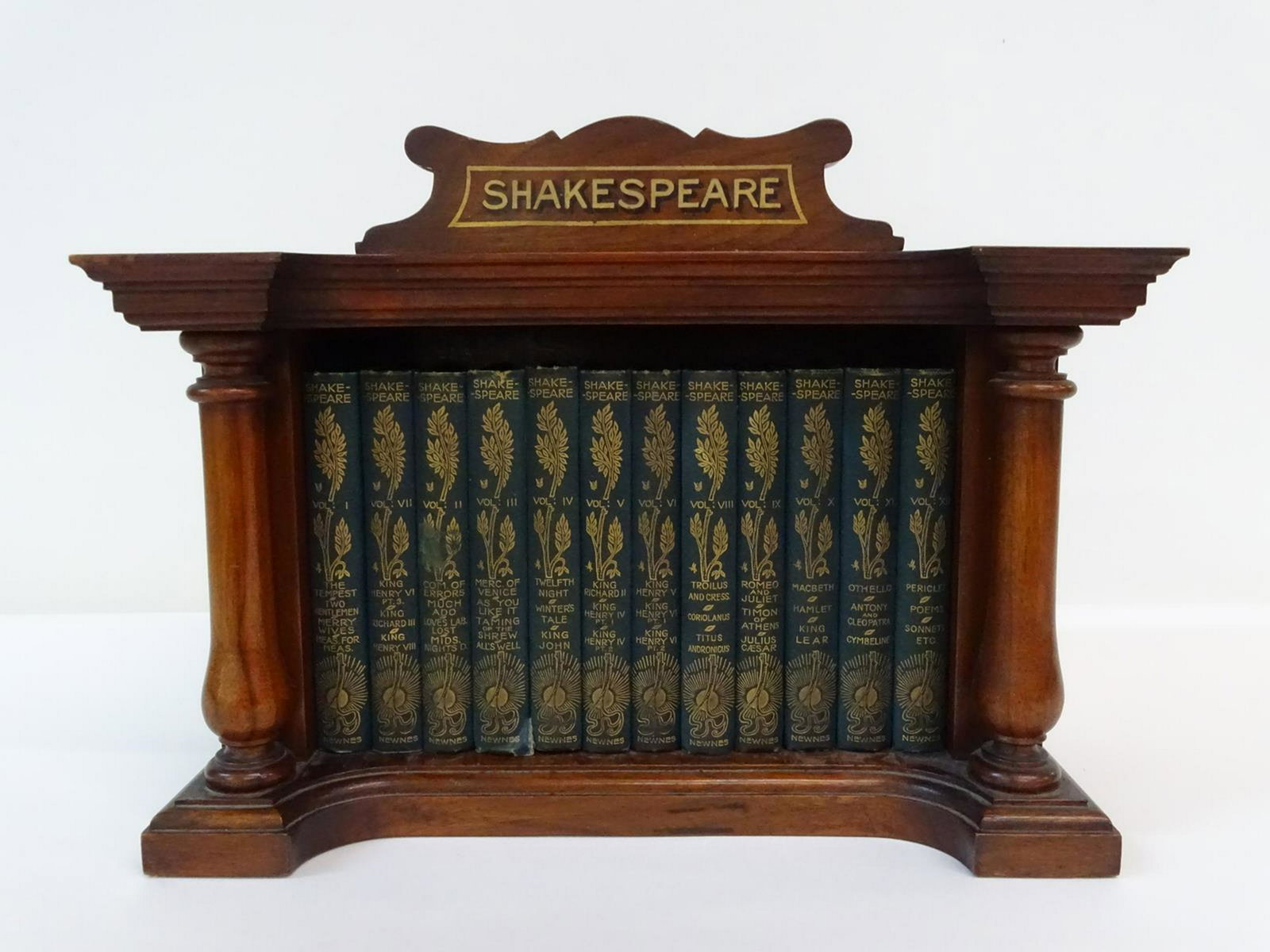 SHAKESPEARE 12 VOLUME BOOK OF WORKS: GEORG NEWNES, LONDON, PUBLISHER, 1900