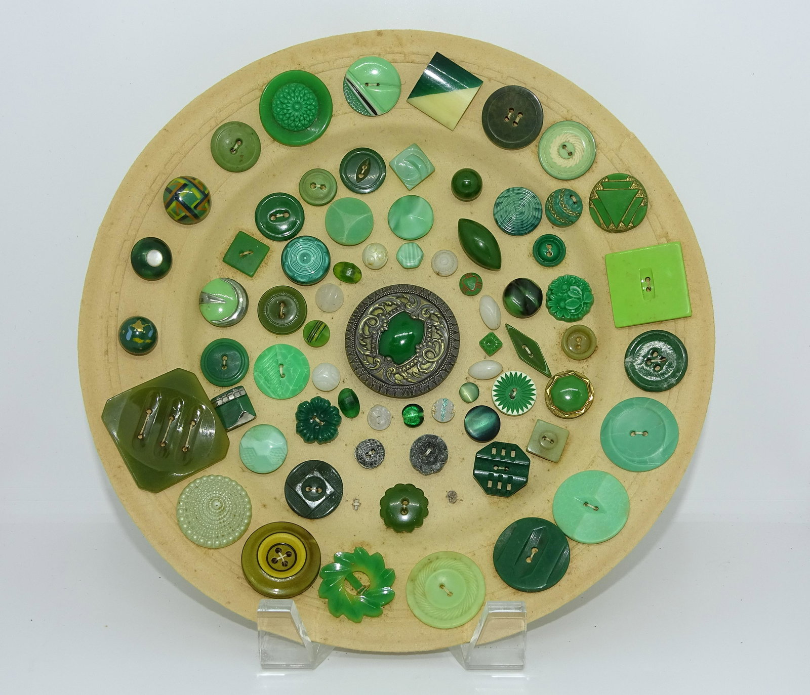 RARE GREEN-TONED BUTTON DISPLAY (1 of 1)