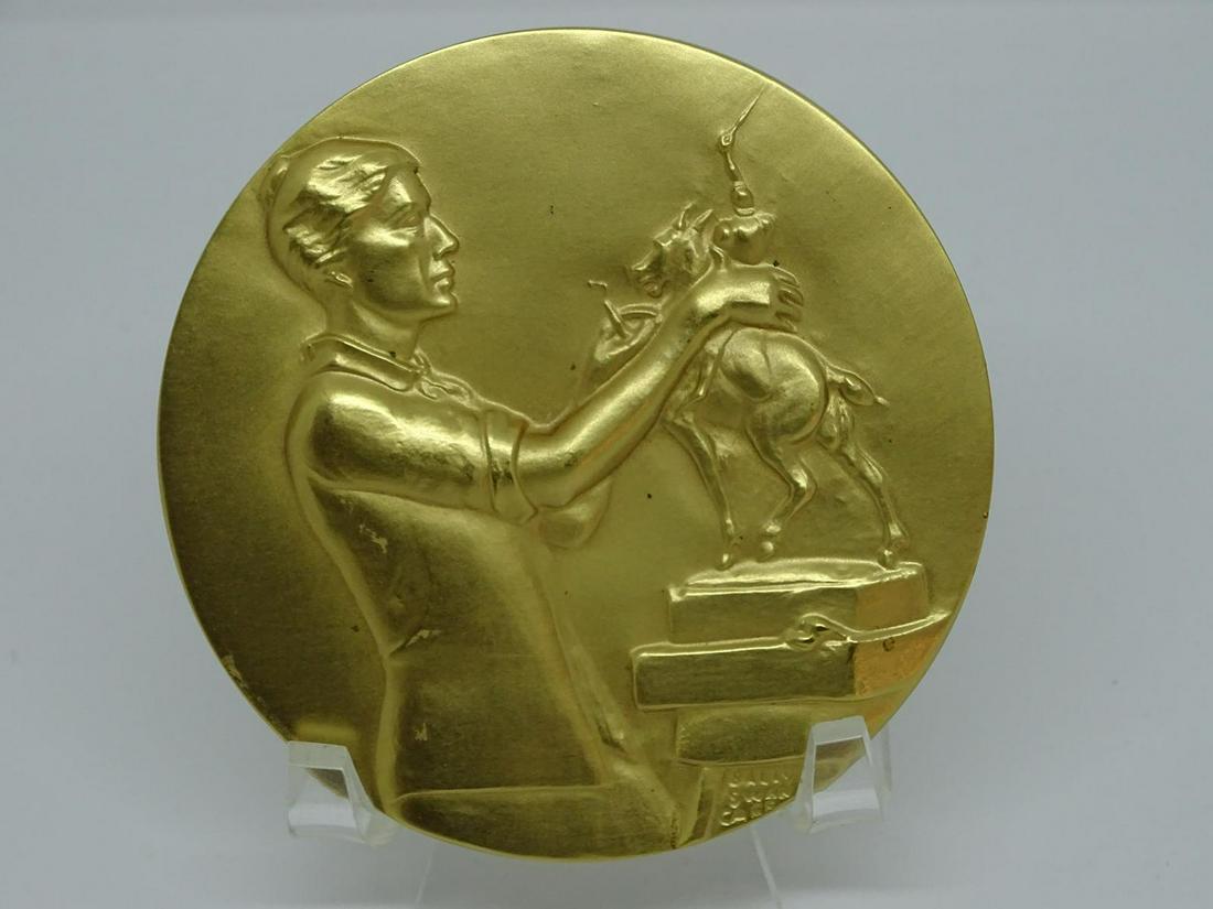 ANNA HYATT HUNTINGTON ART AWARD MEDAL: MEDALLIC ART COMPANY, 24K GOLD PLATED, WITH ORIGINAL BOX. 3" DIA. MEDALLIC ART COMPANY IS AMERICA'S OLDEST AND LARGEST PRIVATE MINT HAVING MINTED AWARDS FOR THE PULITZER, PEABOADY, PRESIDENTIAL MEDALS