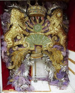 HANNEFORD CIRCUS MONUMENTAL HEAD PIECE: 6' HEIGHT, COMES WITH TRANSPORT BOX