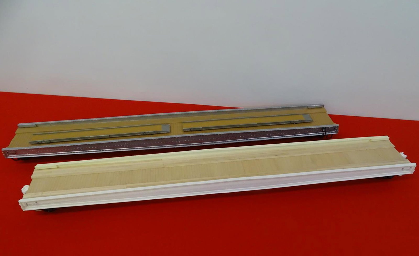 PAIR OF HALF-INCH SCALE RAILROAD FLAT CARS, TRACK: SEE TITLE