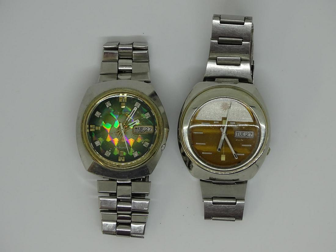 PAIR - VINTAGE SEIKO WATCHES: ADVANA GOLD 7039-7000 AND PRISM 7019-7231. BOTH ARE RUNNING.