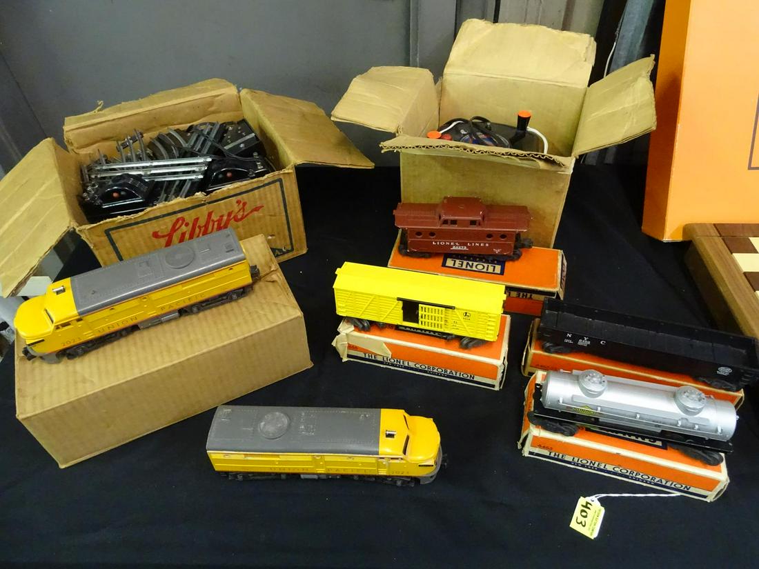 LIONEL TRAIN SET: DELUXE DIESEL TWIN ENGINES, BOXED. INCLUDES TRACK AND CONTROLLER.
