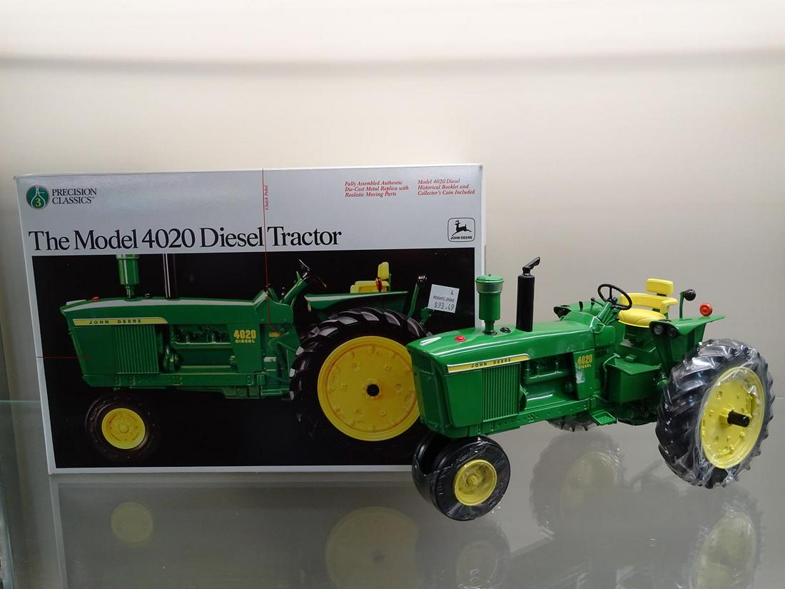 ERTL PRECISION CLASSIC TOY TRACTOR: 1/16 SCALE MODEL 4020 DIESEL TRACTOR WITH BOX