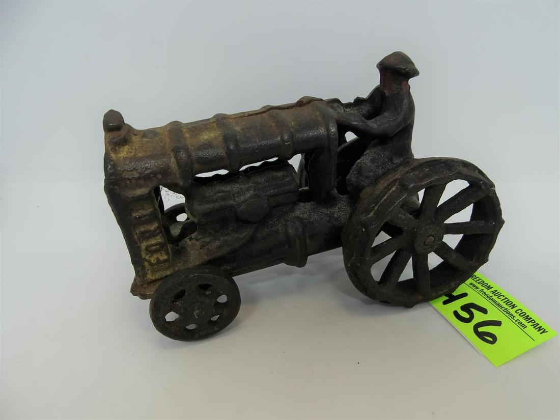 ARCADE CAST IRON TRACTOR: 5"