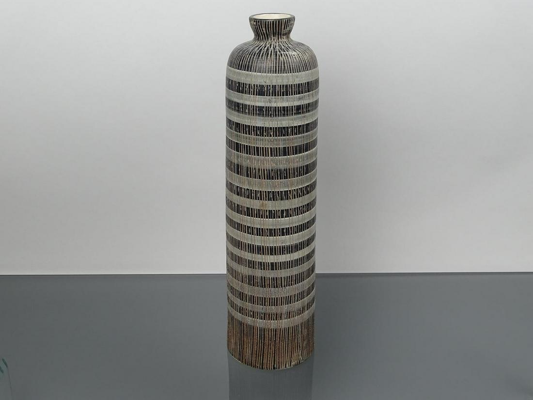 BITOSSI GOODFRIEND - ITALY, POTTERY VASE: SGRAFFITO DESIGN. 14"