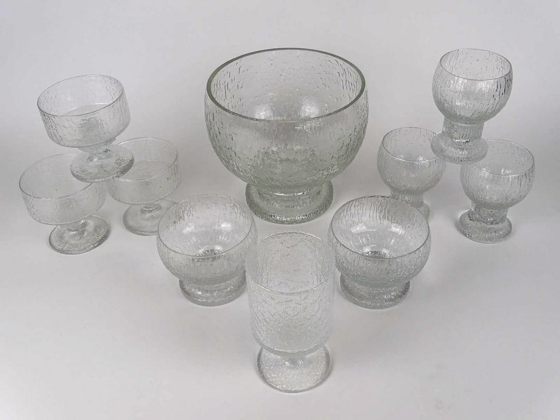 TIMO SARPANEVA IITTALA GLASS GROUPING: FINLAND - KEKKERIT