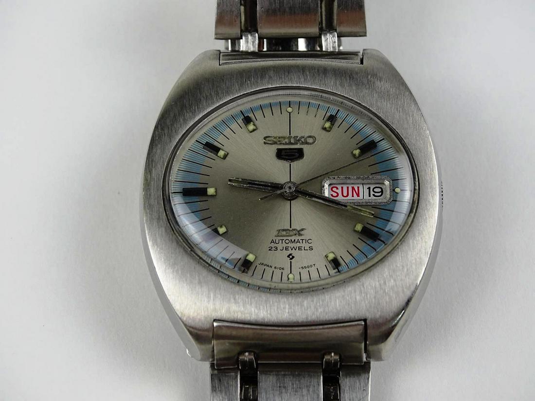 VINTAGE SEIKO 5 MEN'S WRISTWATCH: 6106-5430. RUNNING