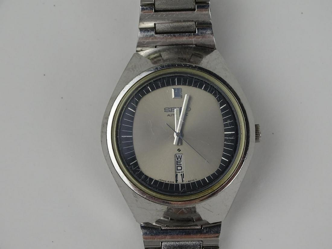 VINTAGE SEIKO DRESS HELMET WRISTWATCH: 6309-8079. RUNNING. LIGHT SCUFFING OF CRYSTAL CONSISTENT WITH AGE AND USE.
