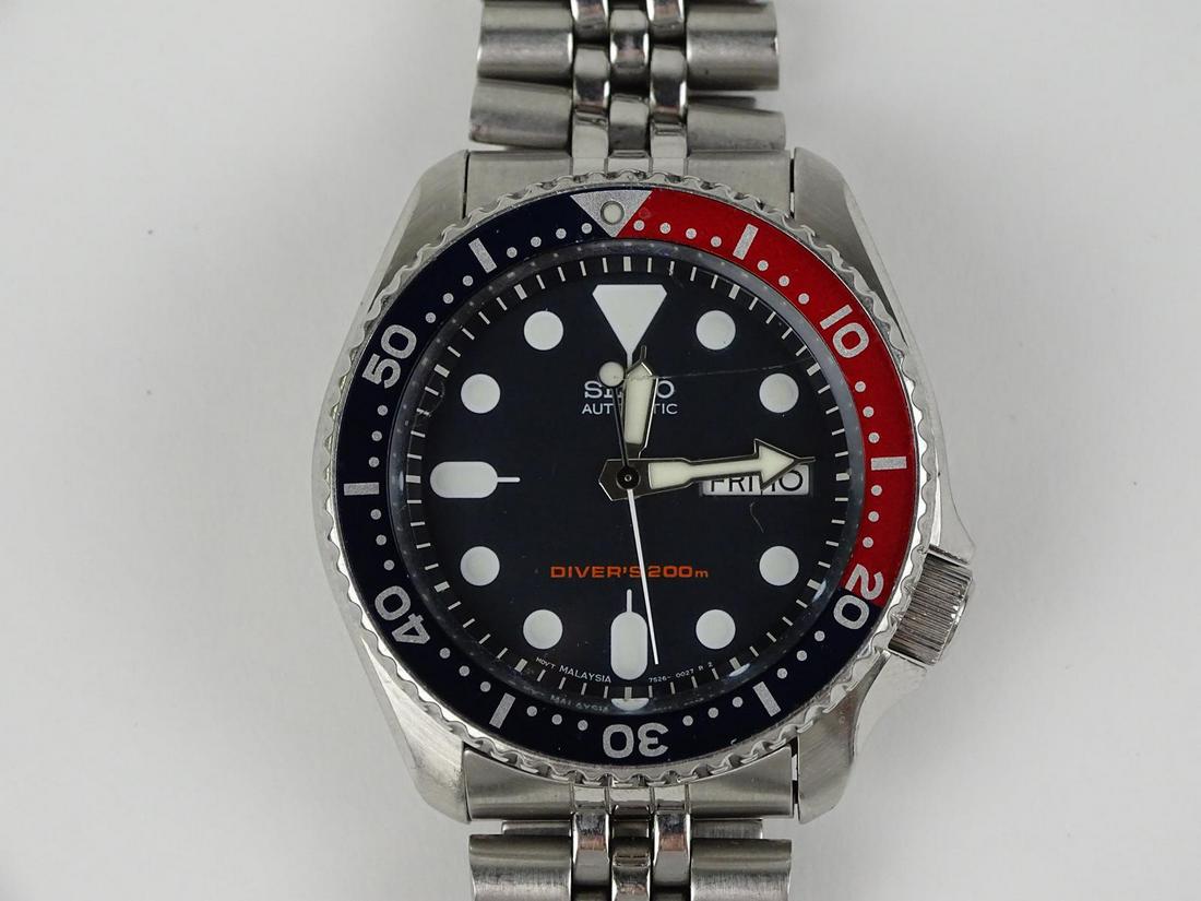 VINTAGE SEIKO MEN'S DIVER'S WATCH: 7S26-0027. PEPSI DIAL. RUNNING, SCRATCH ON CRYSTAL