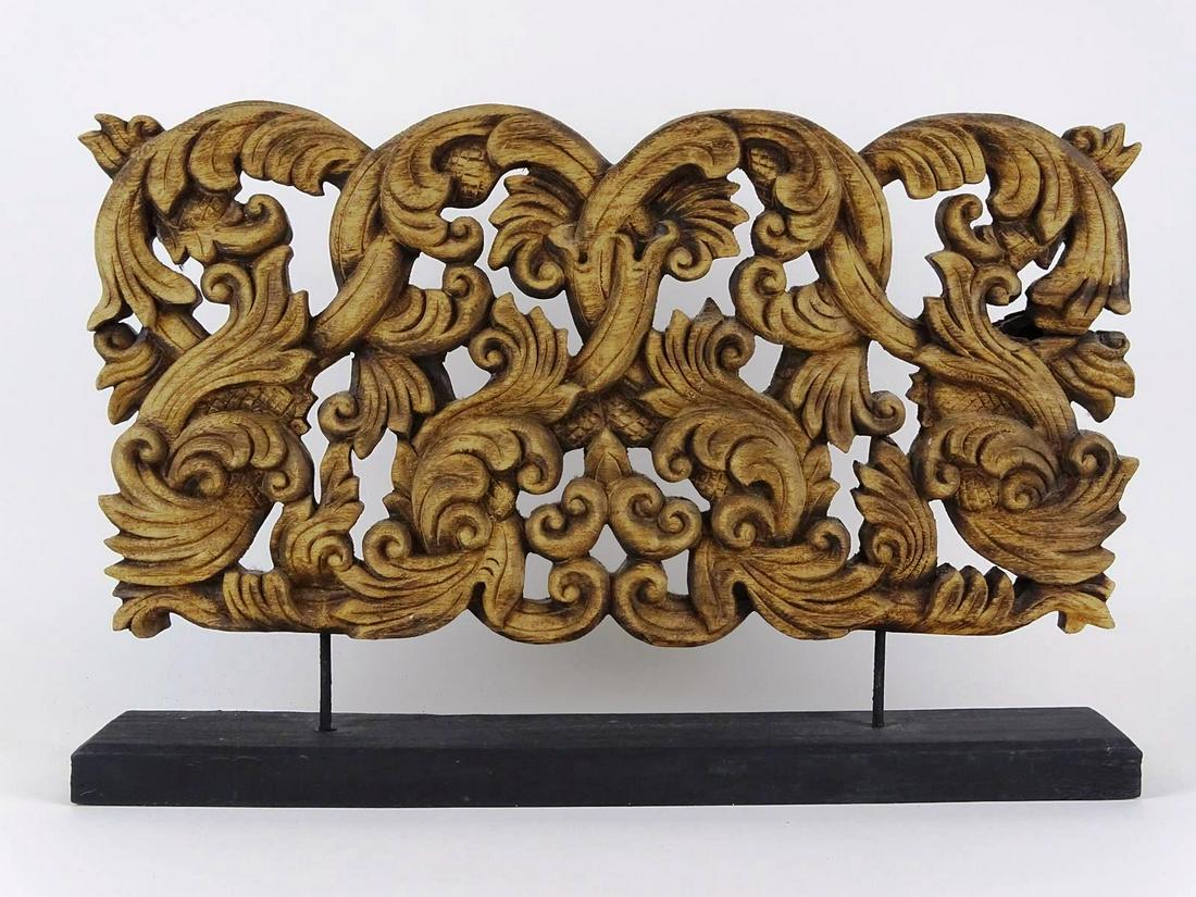 CARVED WOOD DECORATIVE ELEMENT: 14"H, 22"L