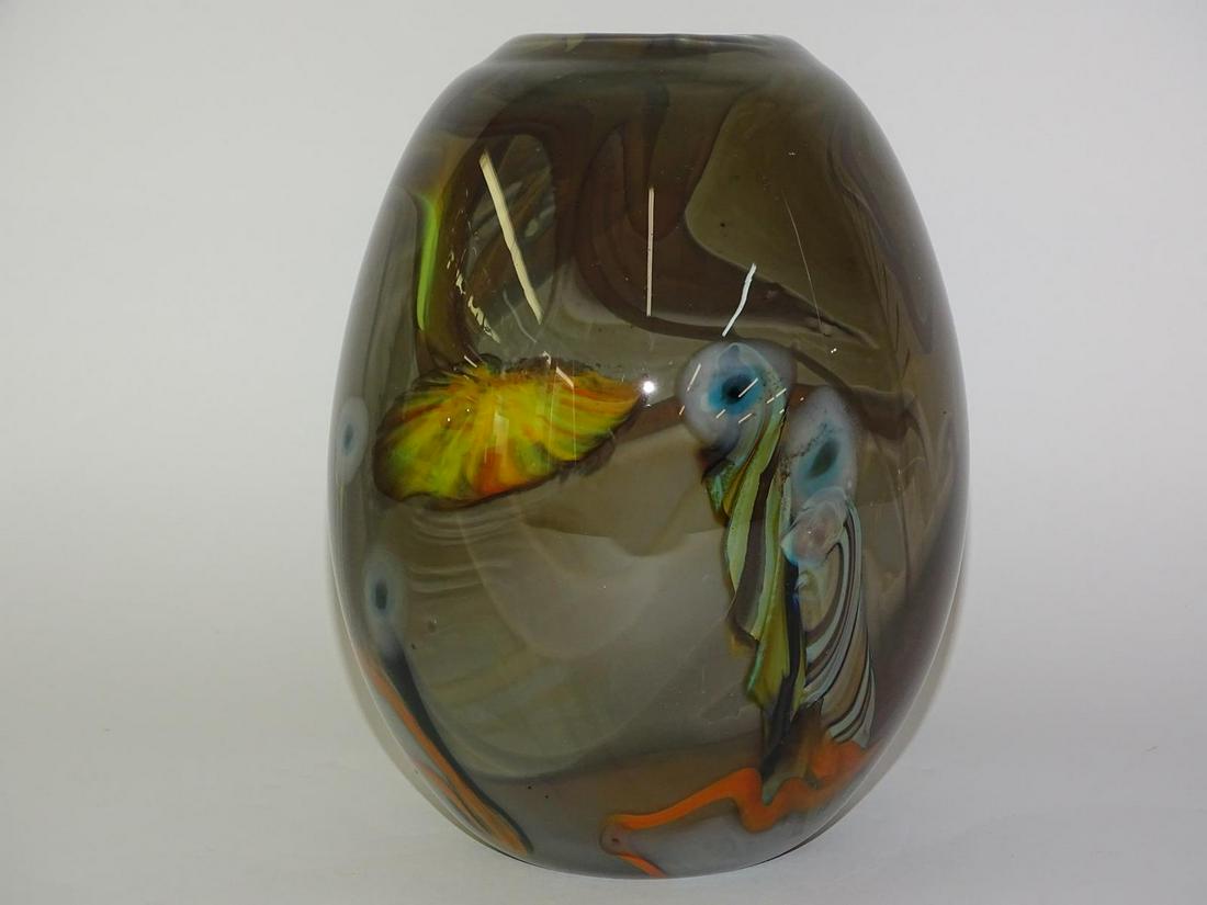 STEVE TOBIN BLOWN ART GLASS ABSTRACT VASE: SIGNED, 1980, 8.5"