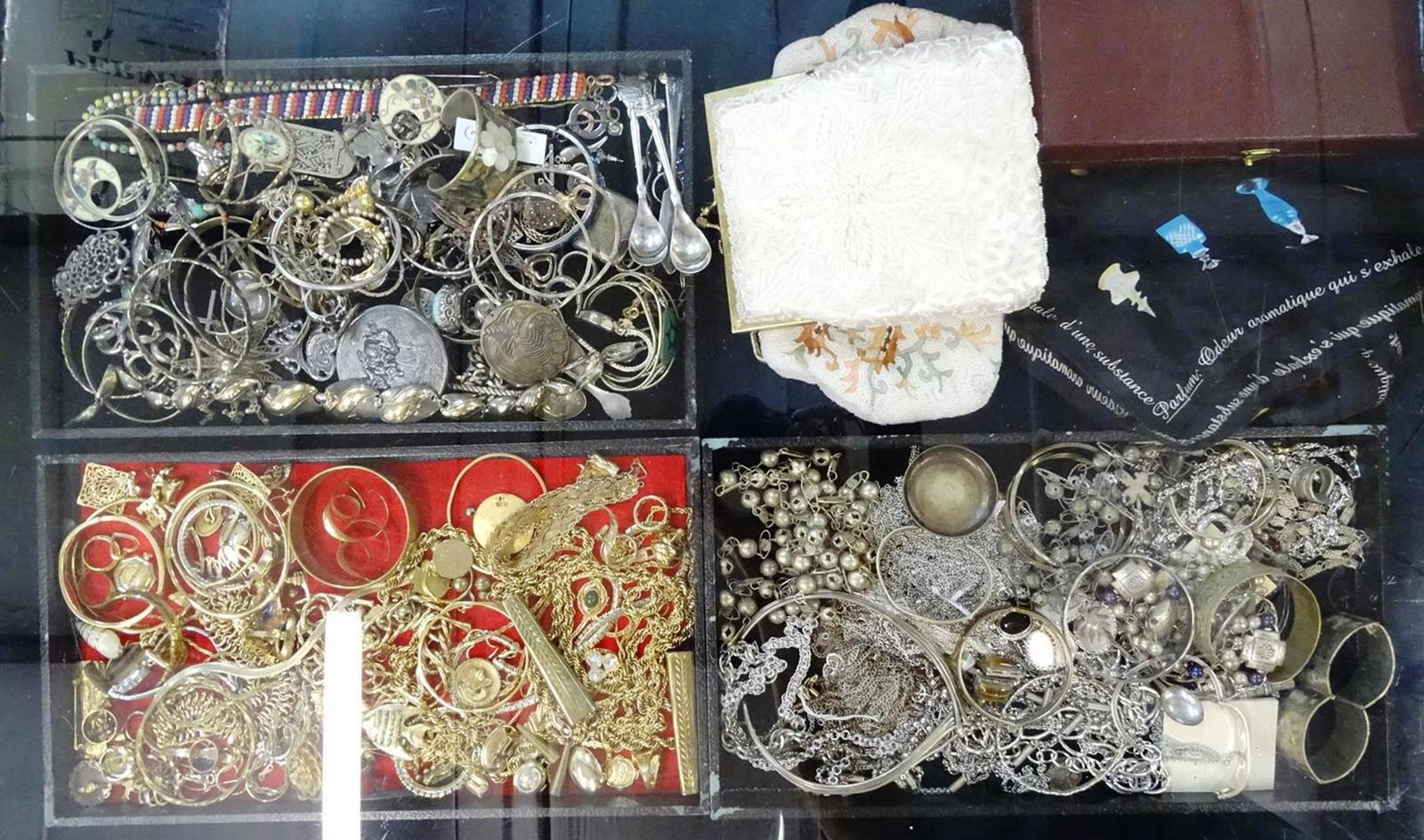LARGE LOT OF ESTATE JEWELRY: SILVER AND GOLD TONED, BEADWORK PURSES