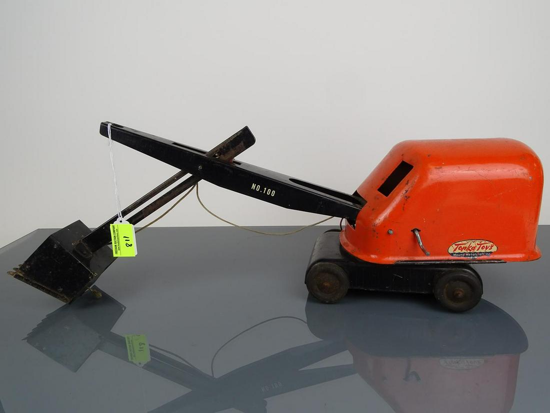 TONKA TOYS PRESSED STEEL EXCAVATOR: 18"L