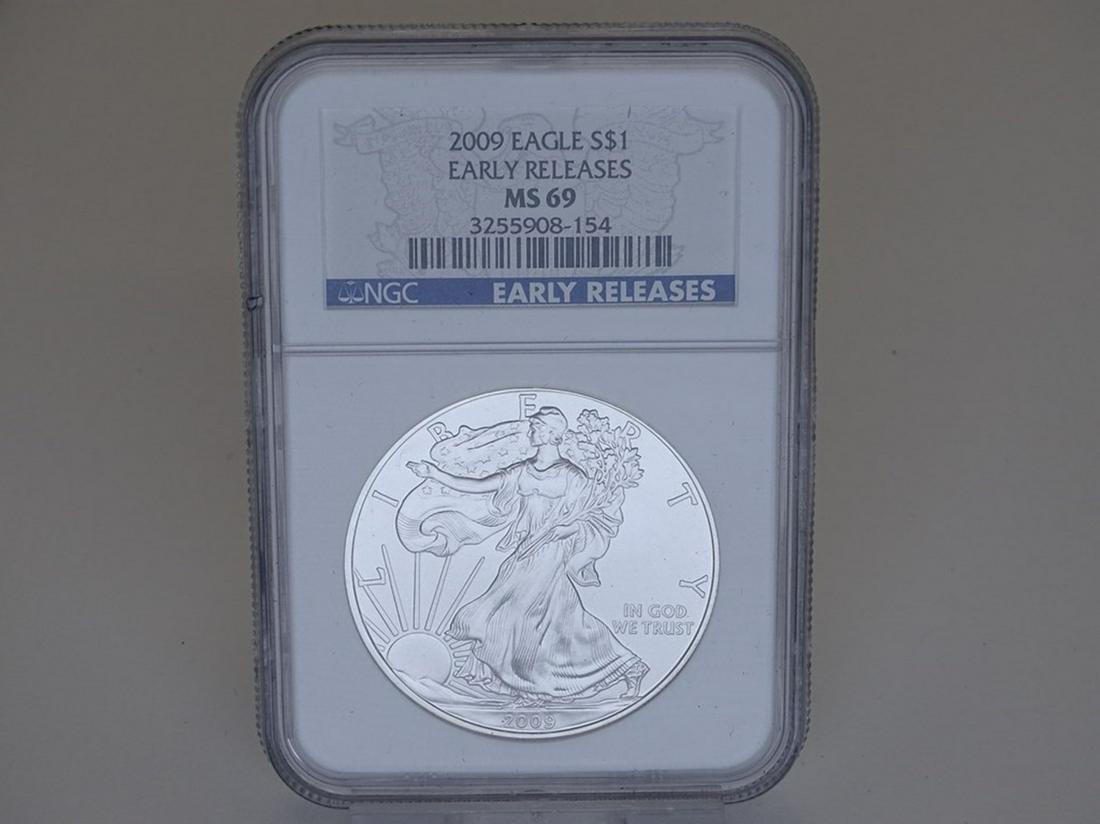 2009 AMERICAN SILVER EAGLE (1 of 2)