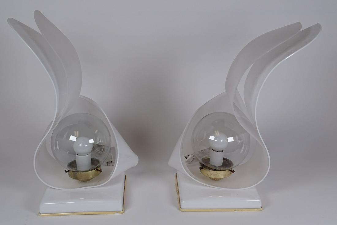 ROUGIER ACRYLIC TABLE LAMPS: PAIR HAVING WHITE ACRYLIC FIRE DESIGN WITH GLOBE BASE. 18"H