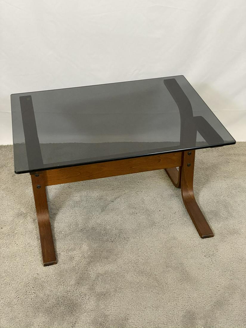 INGMAR RELLING SIESTA TABLE: SMOKED GLASS TOP